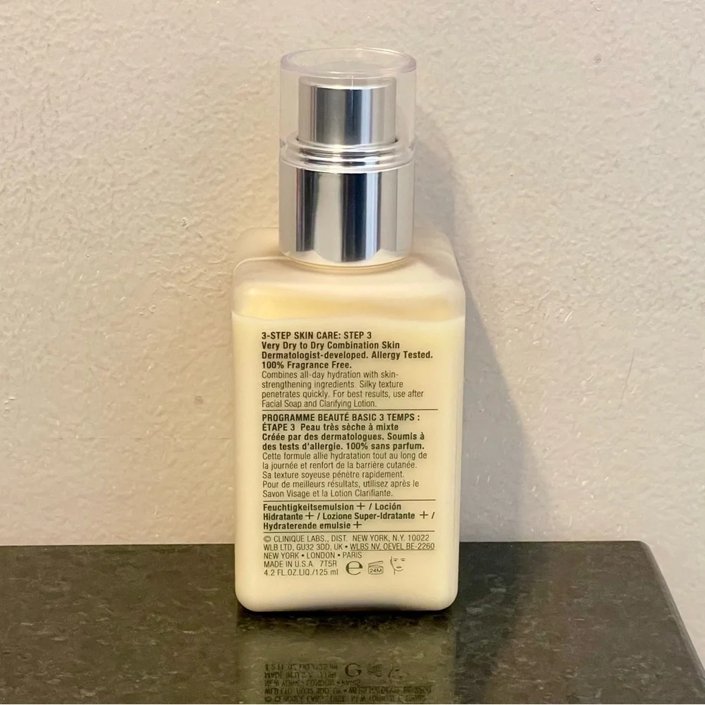 Clinique Dramatically Different Moisturizing Face Lotion+ - Picture 4 of 6